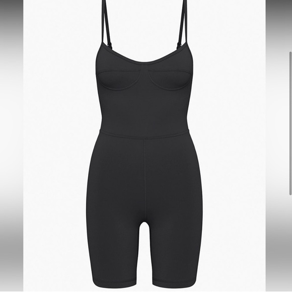 Wilfred Free
Wherever Romper from Aritzia - Picture 1 of 4